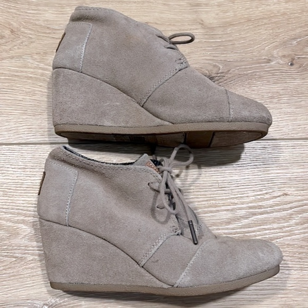 TOMS Desert Wedge Taupe Suede Lace-up Shoe -Size 6.5 - Picture 4 of 7